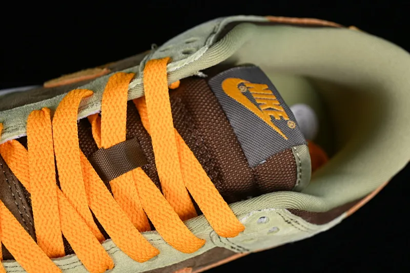 All Categories Nk SB Dunk Series Nk SB Dunk Low Low-top Sneakers Nk SB Dunk Low Prm Green Brown Orange SB Smashed Backboard Fashion Casual Sneakers DH5360-300